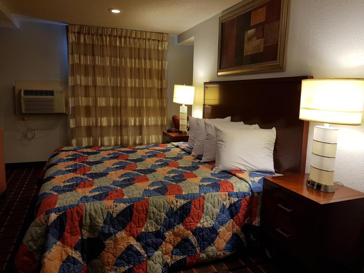Le Mars Inn And Suites Экстерьер фото