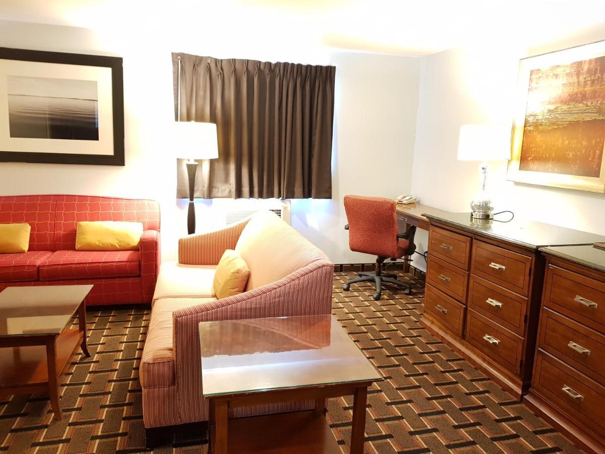 Le Mars Inn And Suites Экстерьер фото