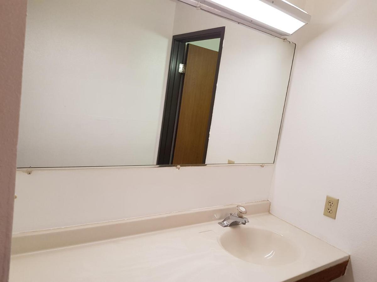 Le Mars Inn And Suites Экстерьер фото