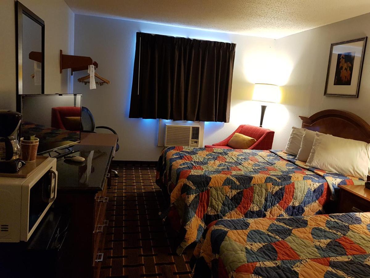 Le Mars Inn And Suites Экстерьер фото